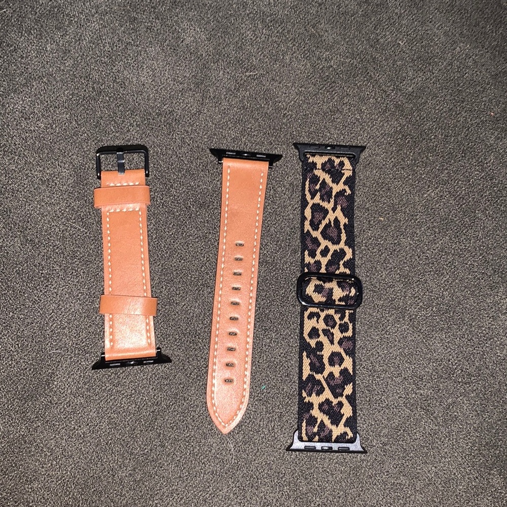 Pair of Apple Watch bands - tan leather and leopard elastic - 42mm - 48mm